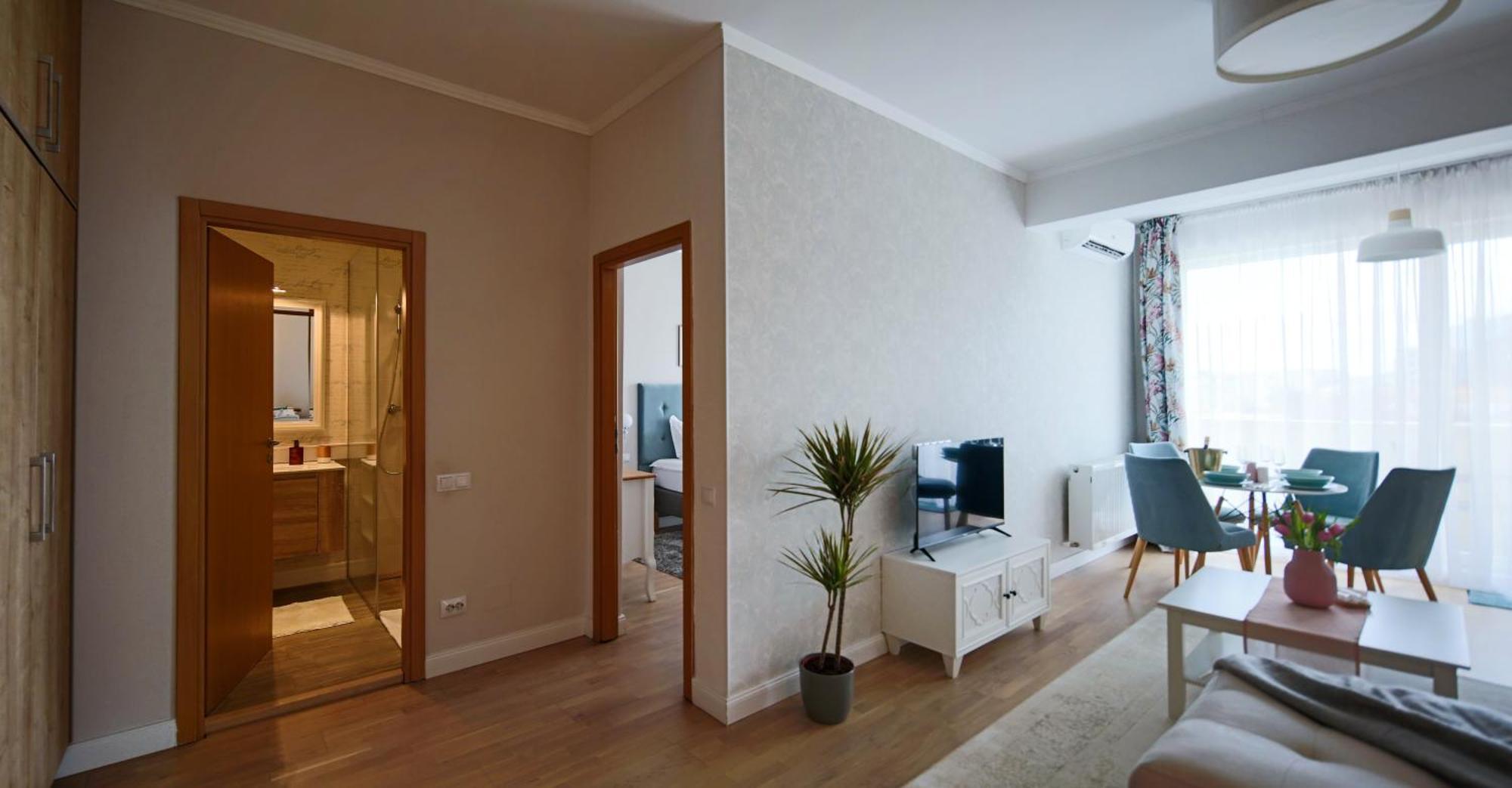 Stylish Condo - Parking And Balcony Kaloşvar Dış mekan fotoğraf